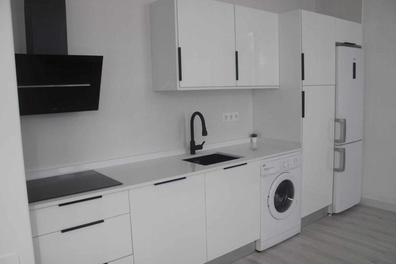 Апартаменты Acogedor Apartamento En El Corazon De Малага Экстерьер фото