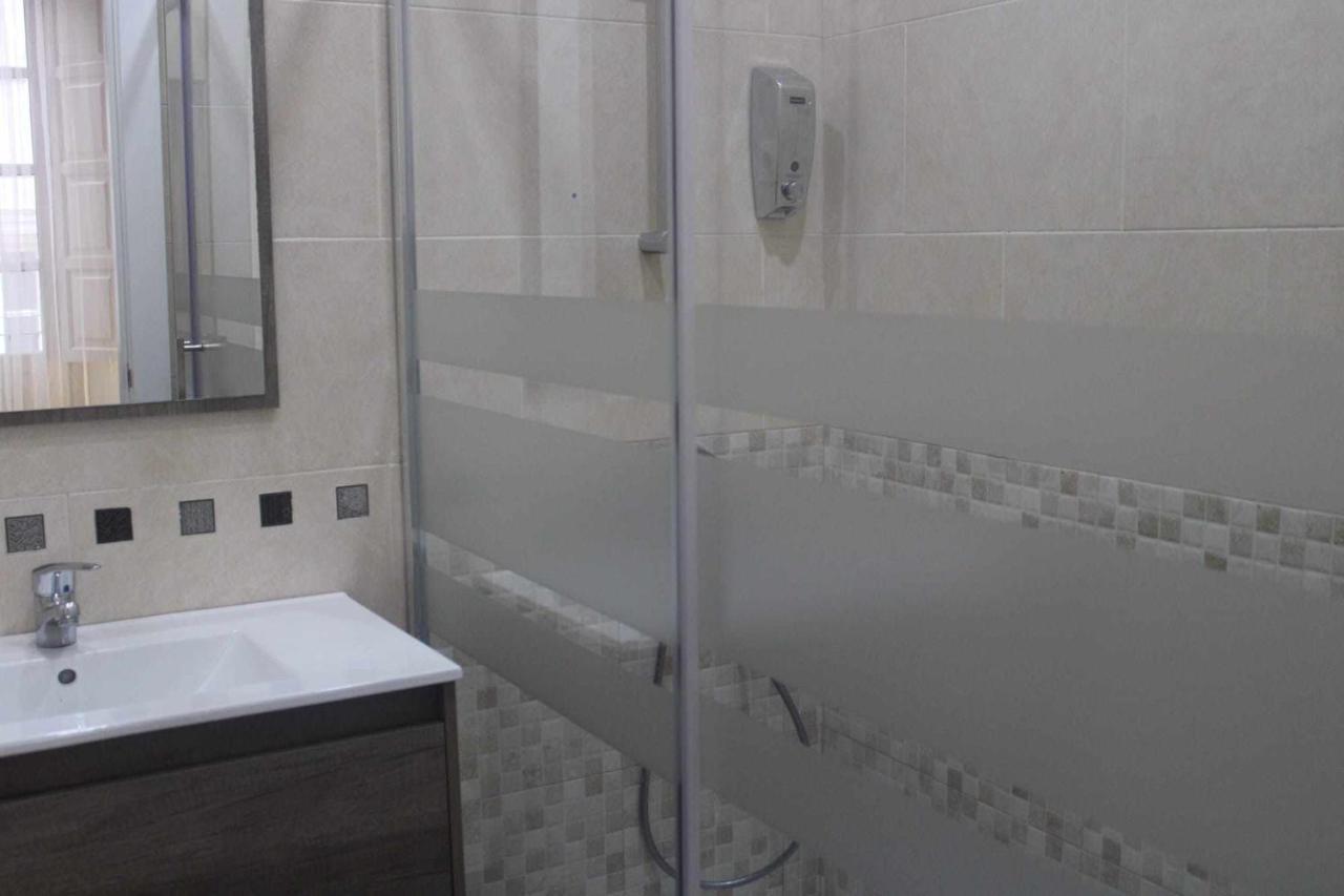 Апартаменты Acogedor Apartamento En El Corazon De Малага Экстерьер фото
